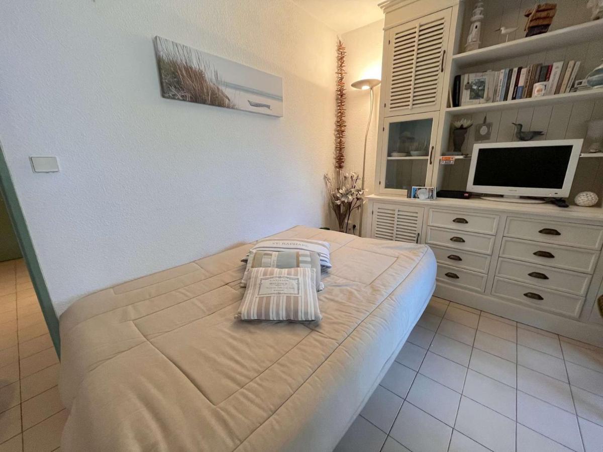 Appartement Avec Piscine, Tennis, Proche - 4 Personnes - Saint Aygulf - Fr-1-226a-161